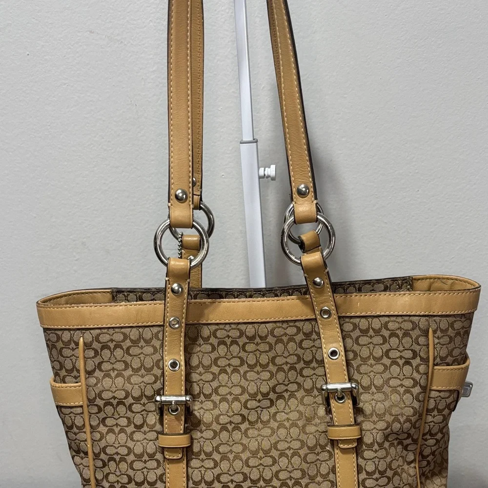 Coach Signature Gallery Tote F11526 - Picture 8 of 13